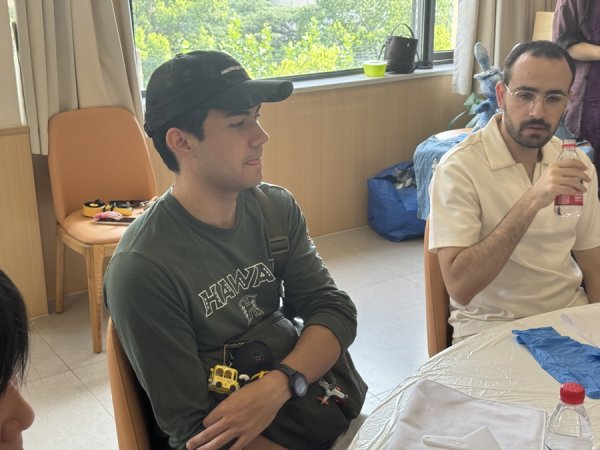 新富策略 曲阳路街道和夏威夷像在哪？看美国青年怎么说